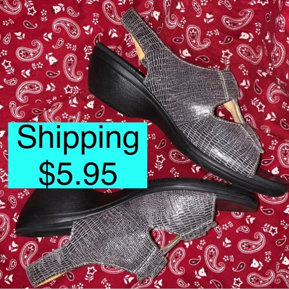 CLARK'S LEATHER Comfort Sandals - Picture 13 of 13